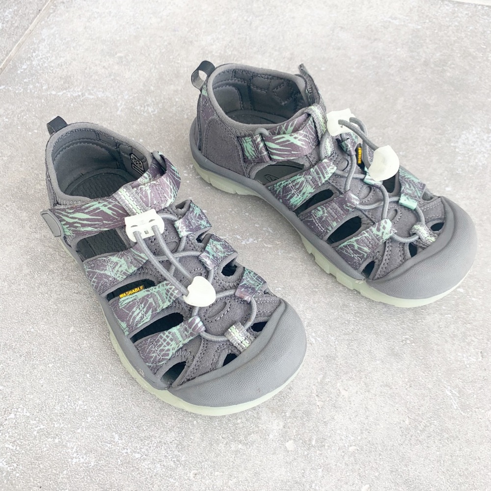 Keen Newport H2 Closed Toe Water Shoe Kids Size 1